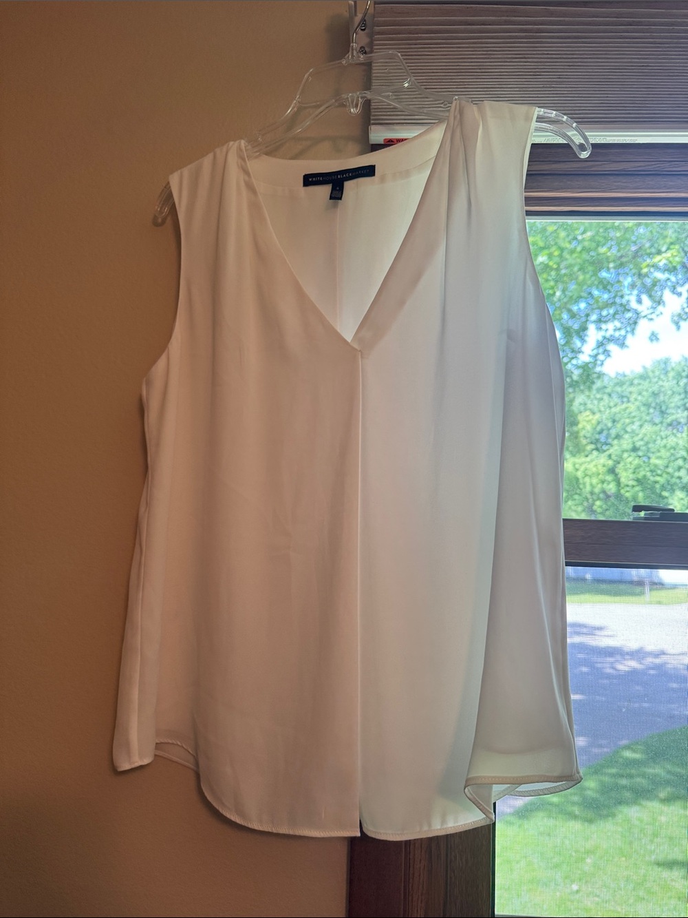 White House Black Market Ivory V-Neck Sleeveless Camisole